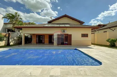 Aluga-se casa térrea, com 4 suítes, ar condicionado, e piscina - condomínio vista alegre sede - vinhedo