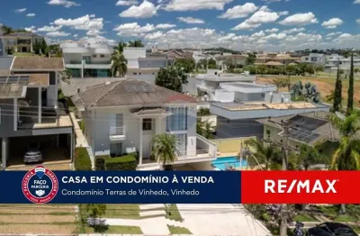 Vende-se casa com 4 suítes,  escritório,  piscina,  lareira, área de gourmet e sala de TV.  Terras de Vinhedo..
