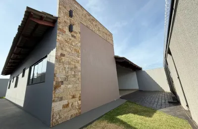 Linda casa próximo ao fórum de jataí, com 3 quartos sendo uma suite