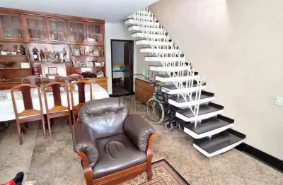 Excelente grande e aconchegante sobrado à venda, na região do Brás, situado na zona leste de São Pa