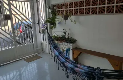 Lindo sobrado à venda na Mooca, imóvel de 110m², com 2 dormitórios, sendo um com suite e closet, e