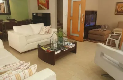 Casa à venda com 245m, 5 quartos sendo 4 suítes e 5 vagas, Chácara Tatuapé, São Paulo, SP