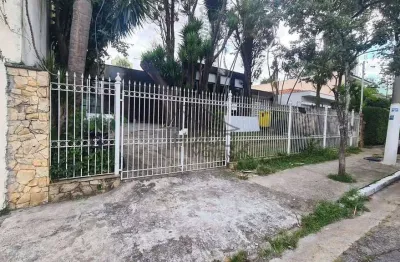 Casa térrea na Penha, imóvel de 270m², com terreno de 692m², com 3 dormitórios, sendo 1 suíte, 3 va