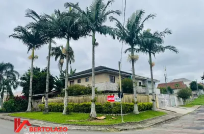 Sobrado de esquina no bairro xaxim - ótima localização!