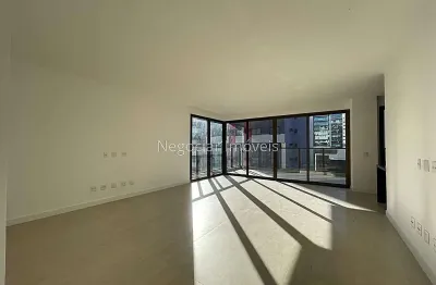 Apartamento com 4 quartos à venda na Rua Rei Alberto, Centro, Juiz de Fora