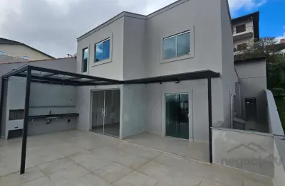 Casa com 3 quartos à venda na Rua Aristóteles Braga, São Pedro, Juiz de Fora