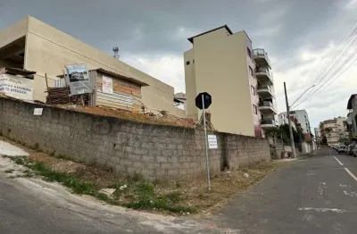 Terreno à venda na Rua Sady Monteiro Boechat, São Pedro, Juiz de Fora