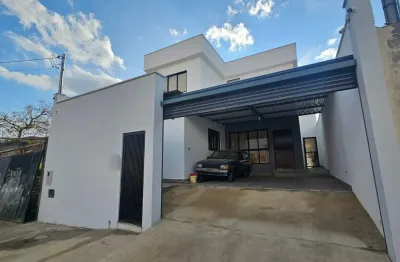 Casa com 3 quartos à venda na Rua Lobo-Guará, Ipiranga, Juiz de Fora