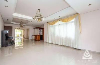 Casa em condomínio no bigorrilho 5 quartos, suíte master com hidromassagem, espaço gourmet, lareira, cozinha integrada e fácil acesso ao comércio.