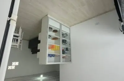 Apartamento p/ temporada a 80 metros do mar, ótima localização