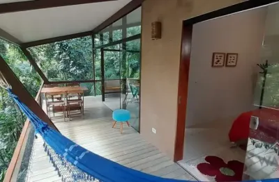 Casa à venda no condomínio prumirim 3 dormitórios com vista para o mar a 600 m da praia.