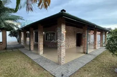 Casa com 3 quartos para alugar em Itaguá, Ubatuba 