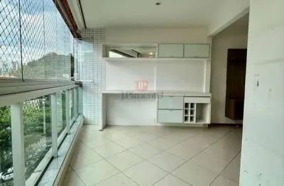 Apartamento a venda na praia do canto, frente para a rua, com varandão integrada