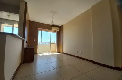 Apartamento de dois dormitórios com vista para o mar no jardim cidade de florianópolis.