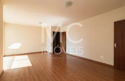 Excelente apartamento com 106.8 m² de retrofit, 3 quartos sendo 1 suíte à venda no bairro alto da glória.