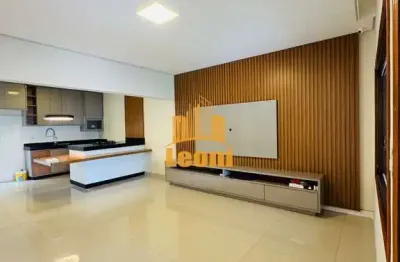Casa 2 quartos com piscina + móveis planejados com excelente acabamento