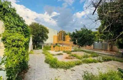 Terreno de esquina em rua tranquila do bairro pratinha