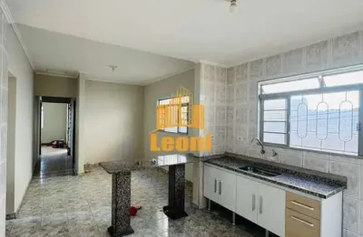 Casa 3 quartos com sala de jantar/cozinha além de um grande terreno