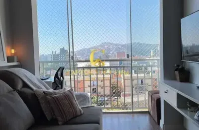 Apartamento com 2 quartos, sacada, churrasqueira e infra completa.