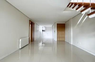Cobertura duplex, com elevador nos 2 andares - panazzolo / caxias do sul