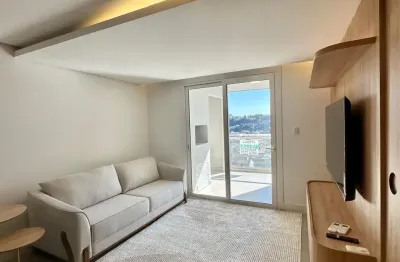 Apartamento mobiliado com muito bom gosto, em região tranquila do universitário