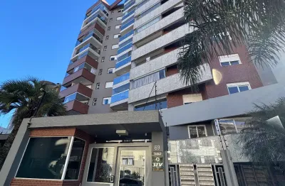 Apartamento amplo, bem localizado e com 3 vagas individuais