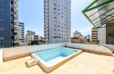 Cobertura incrível no petrópolis! 244m², 3 dormitórios, suíte e 2 vagas
