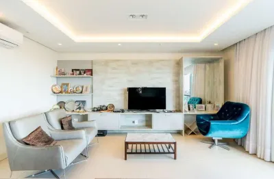 Apartamento semimobiliado de 123 m² com 3 dormitórios, 1 suíte e 2 vagas