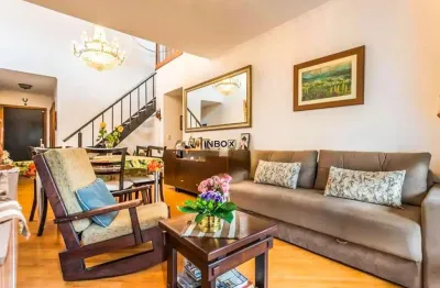 Cobertura triplex mobiliada em petrópolis - 207m², 3 quartos e vista ampla