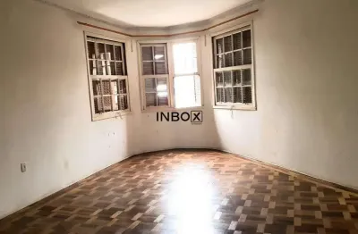 Excelente apto de frente, 3 dormitórios, 110 m² privativos , na melhor localização do bairro petrópolis..