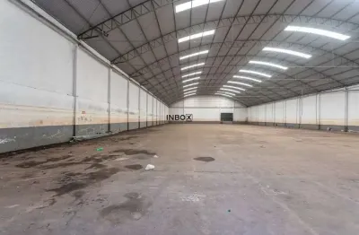 Pavilhão de 3.000m² com 20 vagas e estrutura completa para logística