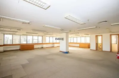 Conjunto comercial amplo com 380 m² e 9 vagas de garagem