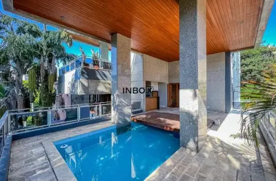 Lindo apartamento garden com piscina e deck retrátil, a poucas quadras do parque moinhos de vento!