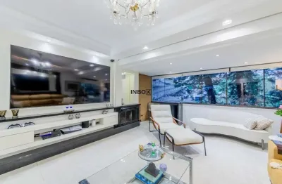 Amplo apartamento com lareira, churrasqueira , 3 dormitórios, suíte e 2 vagas