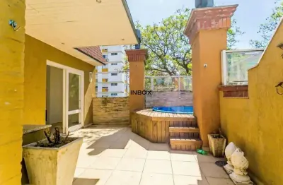 Cobertura 2 dormitórios com suíte, piscina e 2 vagas