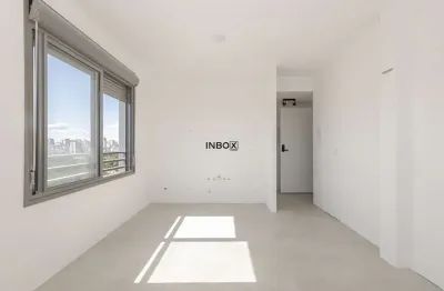 Studio a venda, novo, andar alto, 1 vaga no bairro em porto alegre.