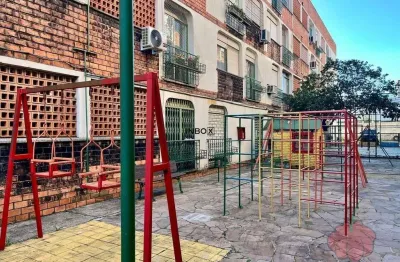 Apartamento de um dormitório térreo ao lado da puc porto alegre.