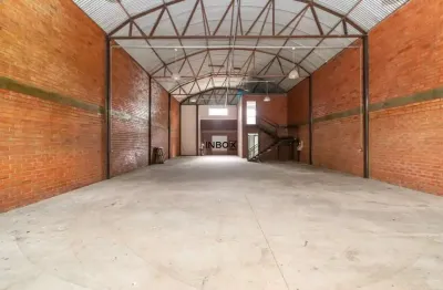 Pavilhão comercial com 350m² disponível para venda ou locação