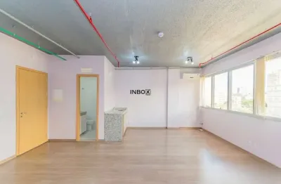 Sala comercial com 41m², vaga de garagem e estrutura completa