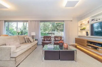 Apartamento no rio branco, 3 dormitórios, suíte master, reformado e decorado com 2 vagas em porto alegre.