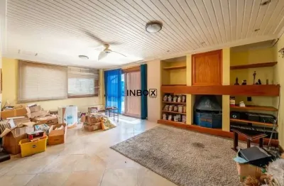 Cobertura 3 dormitórios, 1 suíte, com vaga no bairro auxiliadora p. alegre rs