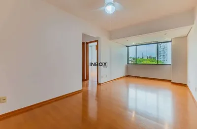 Apartamento completo com 2 dormitórios, garagem e infraestrutura de clube