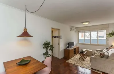 Apartamento com 2 dormitórios com Dependência completa e Garagem Fechada