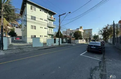 Apartamento com 02 quartos para alugar no santo antônio