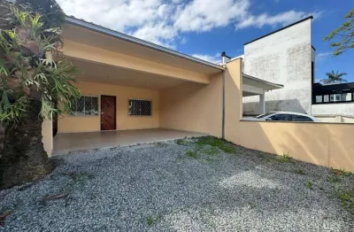 Casa com 3 quartos para alugar na Rua Bananal, 172, Glória, Joinville