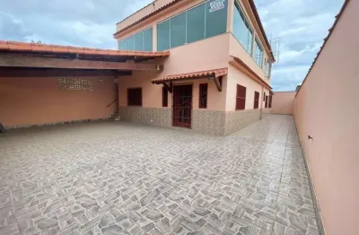 Oportunidade ampla casa com 3 quartos, suíte e excelente terraço