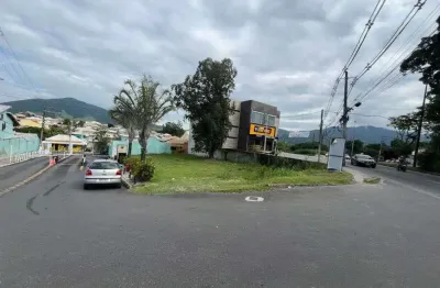 Terreno comercial com 600m², frente para estrada do mendanha