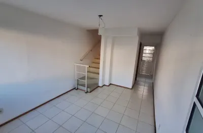 Casa duplex, 2 quartos, condomínio vida boa, próximo park shopping