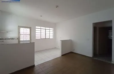 Casa com 2 quartos para alugar na Vila Palmeiras, São Paulo 