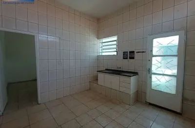 Casa com 1 quarto para alugar na Vila Carolina, São Paulo 